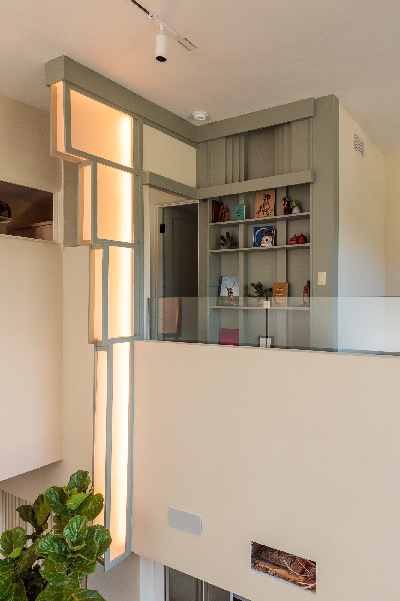 Schindler Manola Court